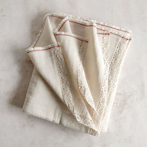 & Cotton Lace Tablecloth