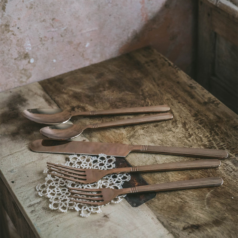 Deco Art Blush Flatware Set