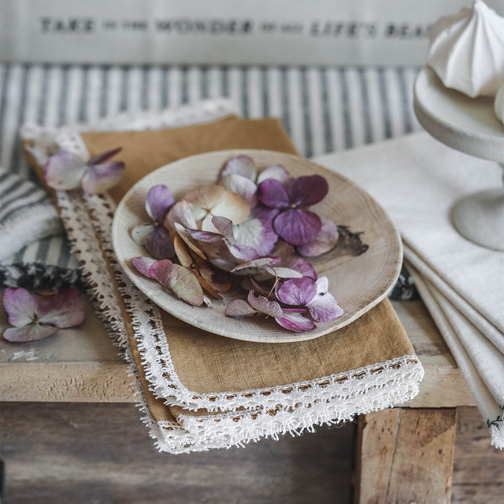 & Linen Lace Napkin Set