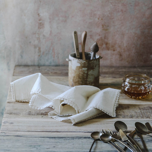 & Linen Lace Napkin Set